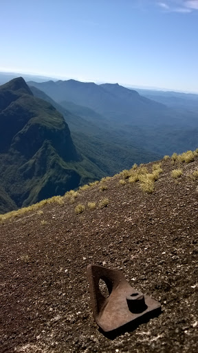 Encontramos a última chapa da via Eco Xiitas